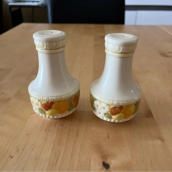Other - Vintage Vernon Ware by Metlox Della Robbia Poppytrail Salt & Pepper Set